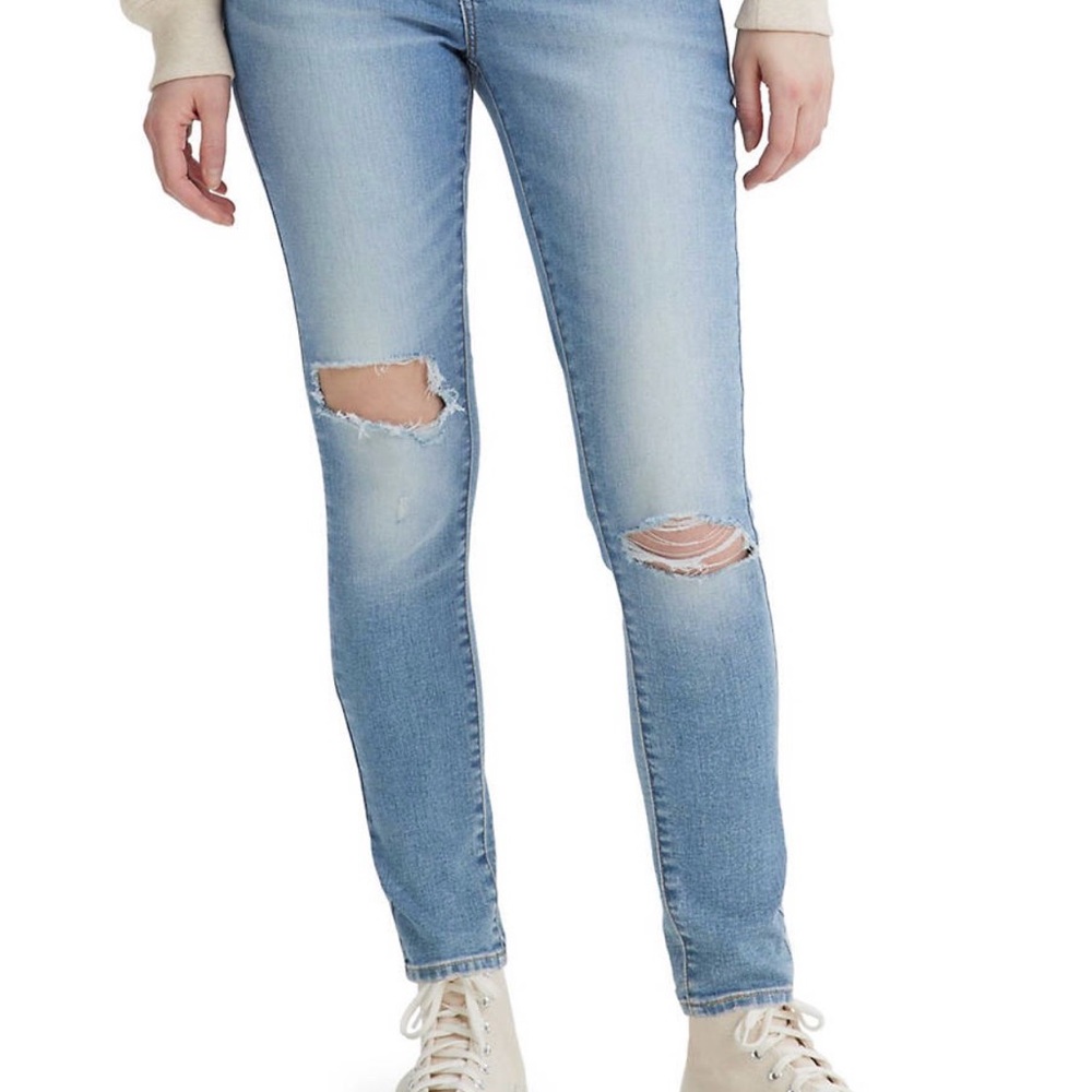 Levi's Light Blue Distressed Skinny Jeans with Knee Rips